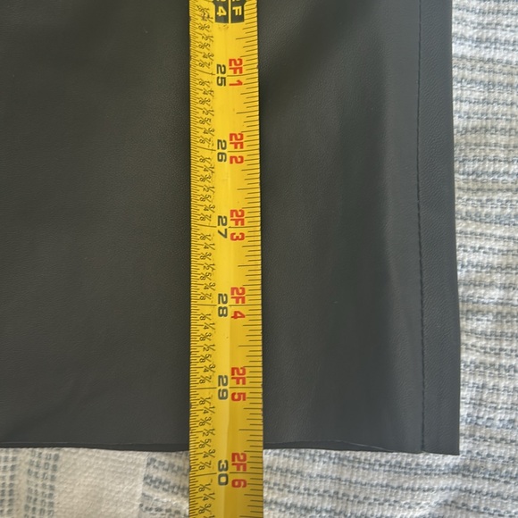 New MSRP $1195 Alice and Olivia Scarlet lamb Leather Gaucho pant - Picture 11 of 16